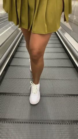 big tits busty cleavage clip
