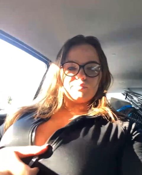Tits and pink vibe