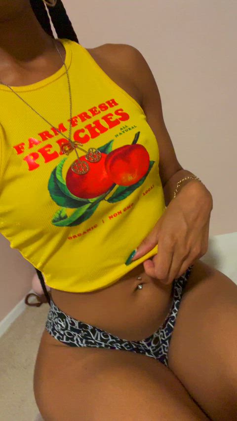 Fresh peaches for sale 🍑