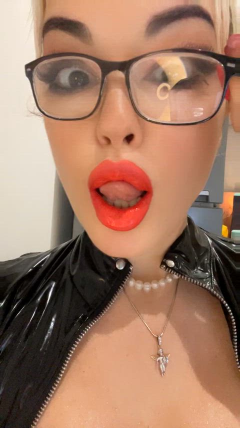 lips mistress onlyfans tease amateur-girls blowjobs just-boobs lips-that-grip thick-booty