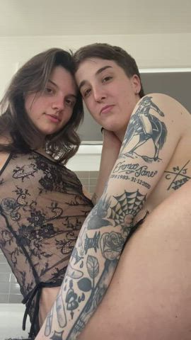 gay kissing lesbian clip