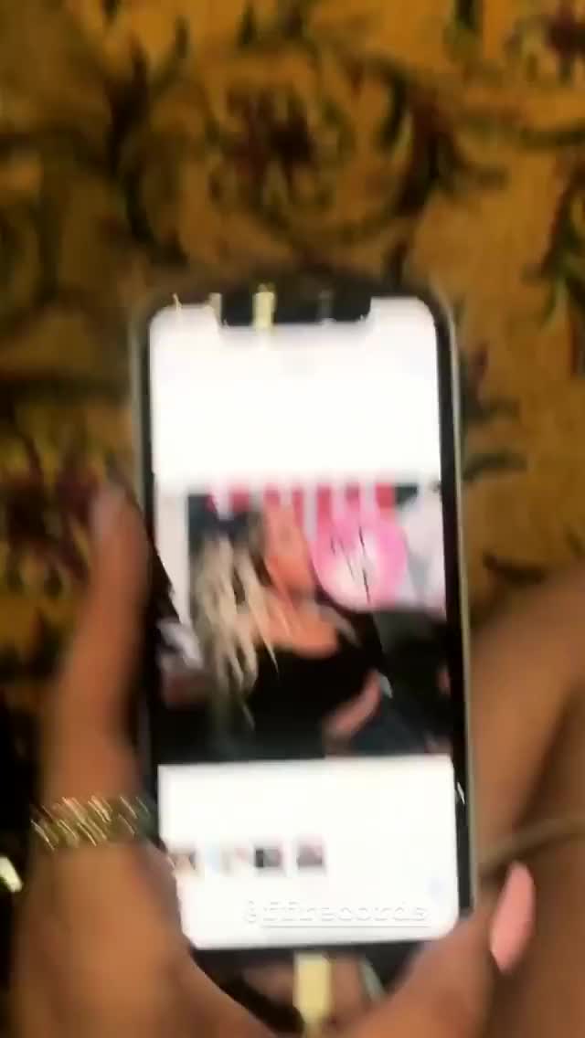 Bella Thorne clip