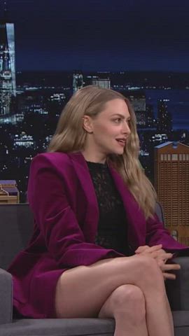 Amanda Seyfried Dancing Legs clip