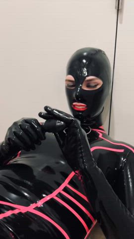 Am I lubing up this plug for you or me? π€π¦