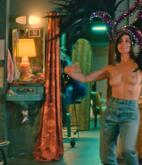 alison brie boobs dancing clip