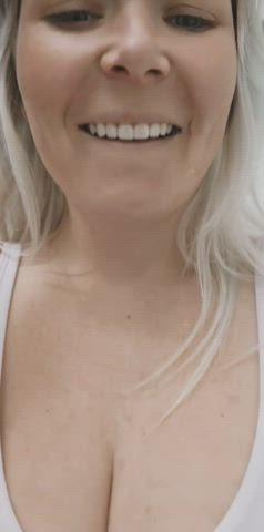 pussy pussy lips titty drop milf clip
