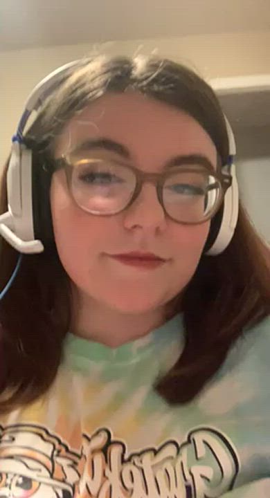 Big Tits Chubby Gamer Girl clip
