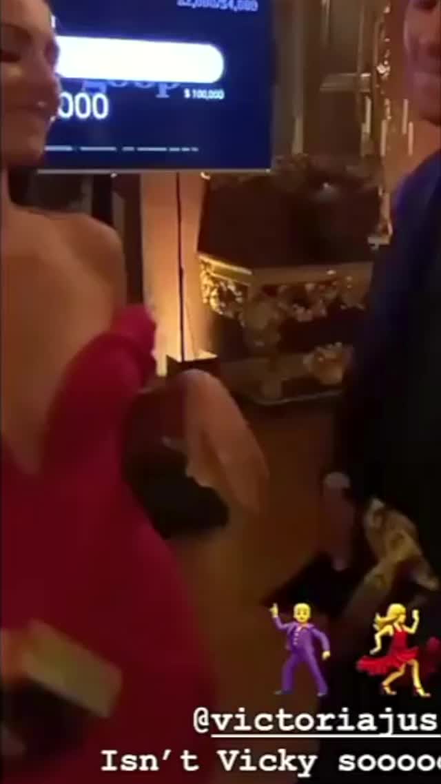 Dancing clip