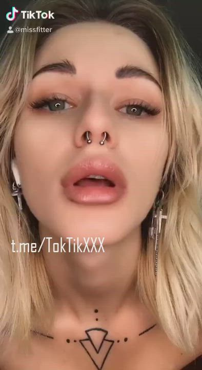 Big Ass Big Tits Girls clip