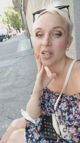 amateur exhibitionist girls pussy clip