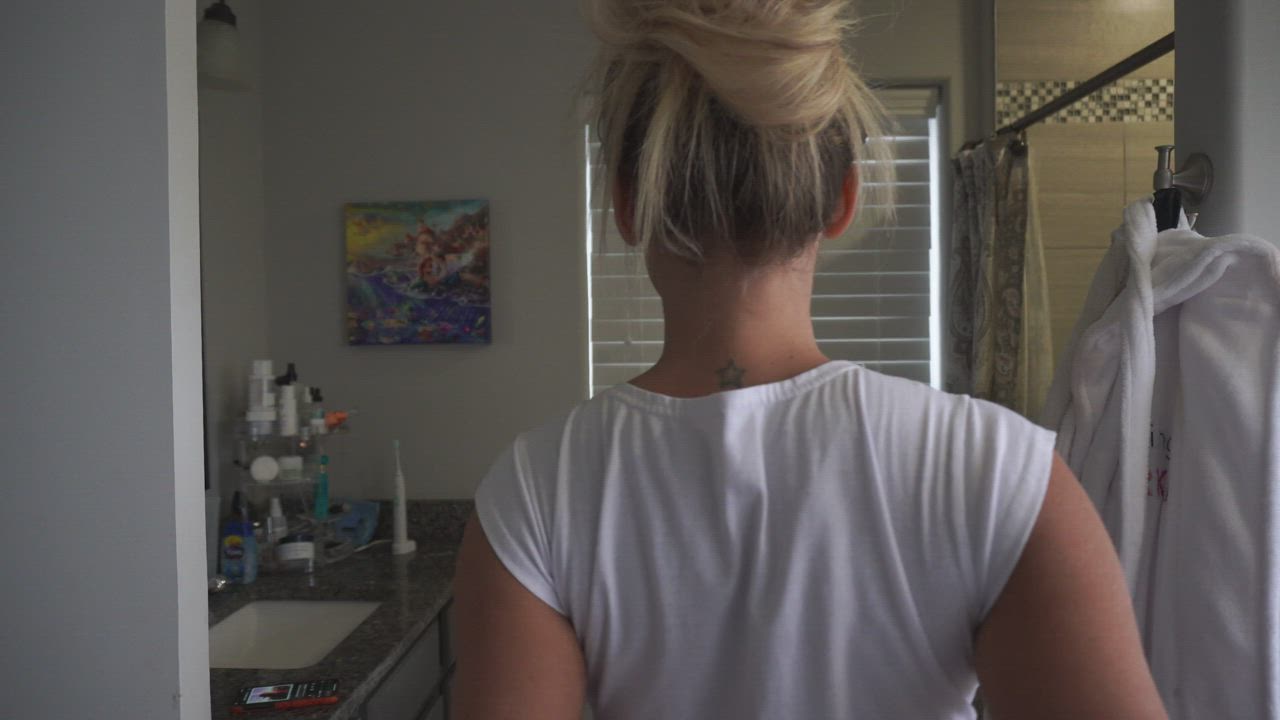 Bikini Blonde Shower clip