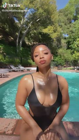 Bikini Ebony Tits clip