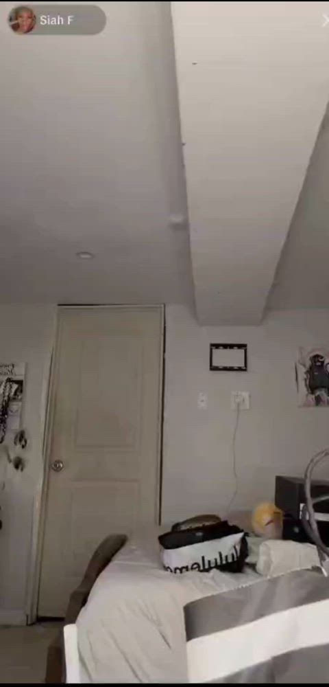 braless dancing ebony nipslip tik-tok clip