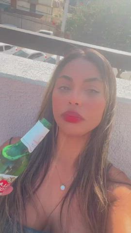 I’m S.I.N.G.L.E, Sexy, Innocent, Naughty, Gorgeous, Lustful, and Exciting!