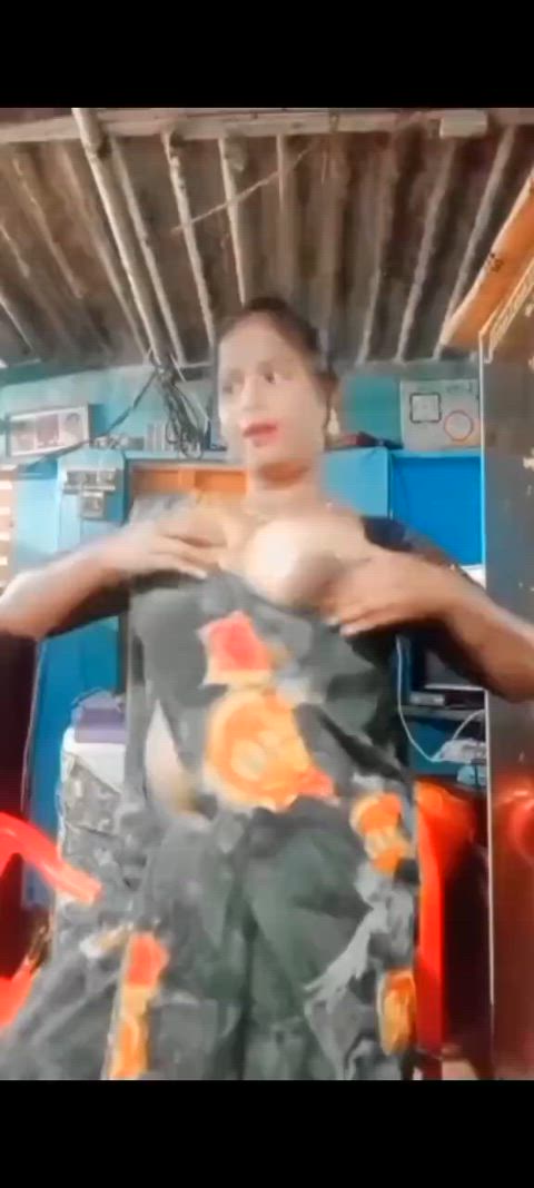 boobs desi saree tiktok clip