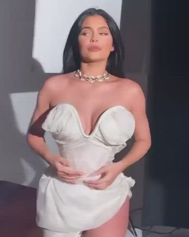 big tits kylie jenner latina legs tits clip