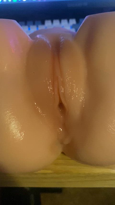Squeezing the cum out of my toy after fucking it π΅βπ«