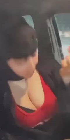 arab big tits car cleavage hijab natural tits clip