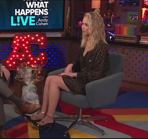jennifer lawrence legs legs up clip