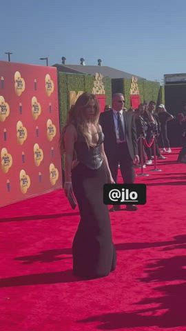 cleavage jennifer lopez natural tits clip