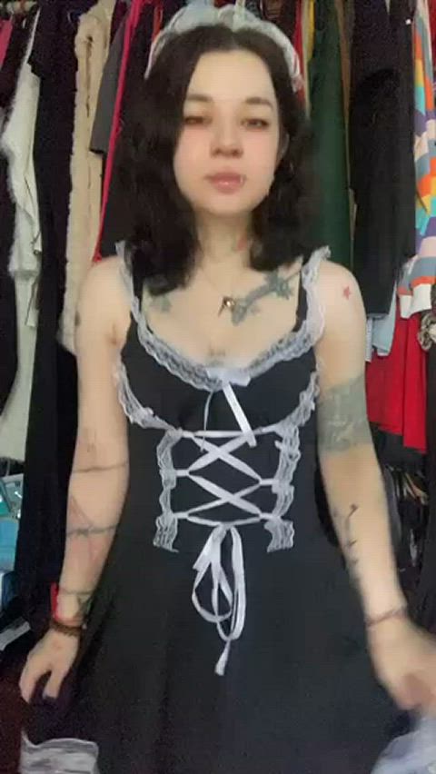 alt brunette dancing teen clip
