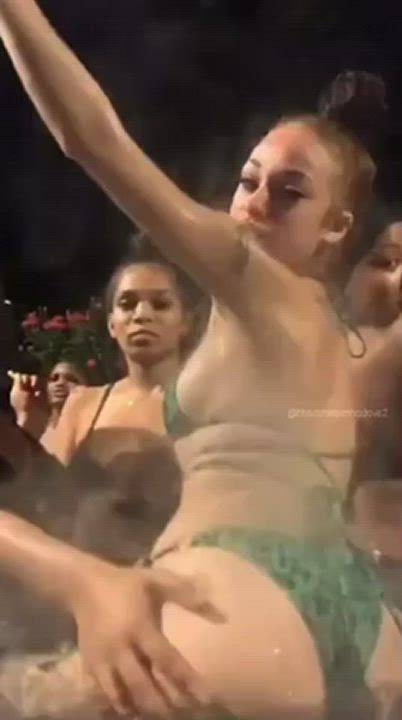 Fuck Machine Pool Twerking clip