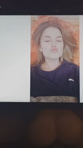 18 years old cumshot tongue fetish tribute clip