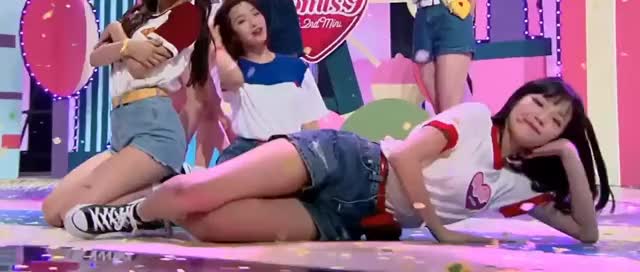 Dancing clip