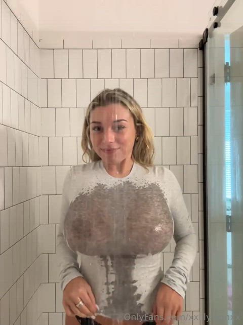 big tits bouncing tits huge tits natural tits tits tik-tok clip