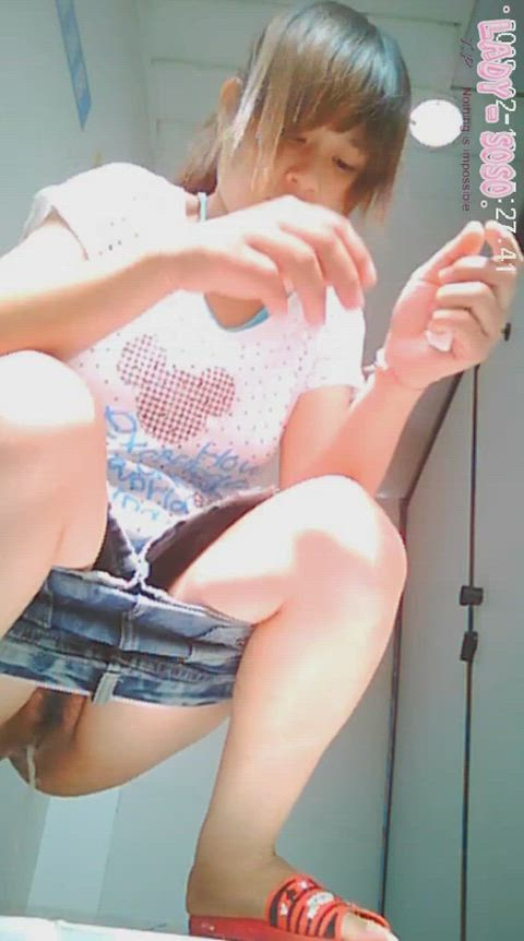 asian babe toilet clip
