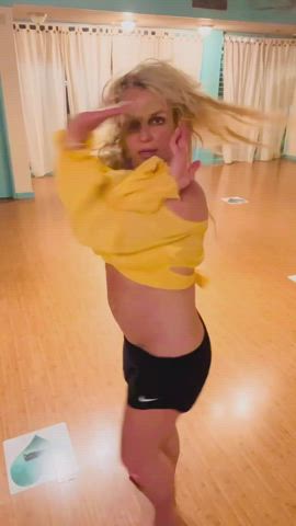 britney spears cleavage legs clip