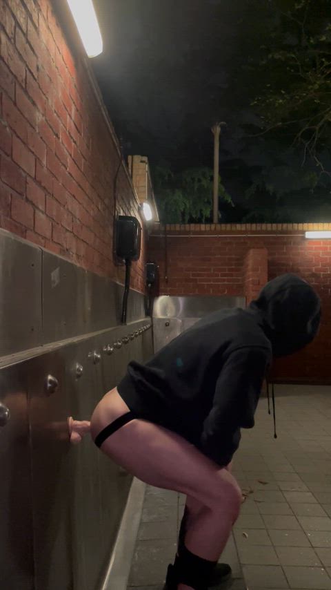 Rode a dildo at a public urinal till I came 💦