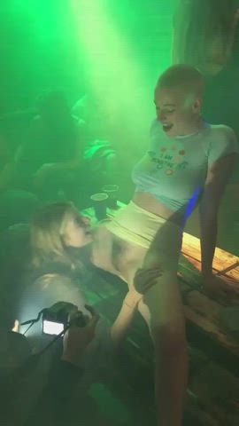 Nightclub Pussy Licking r/JustFriendsHavingFun clip