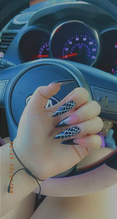 Cute Kinky Nails clip