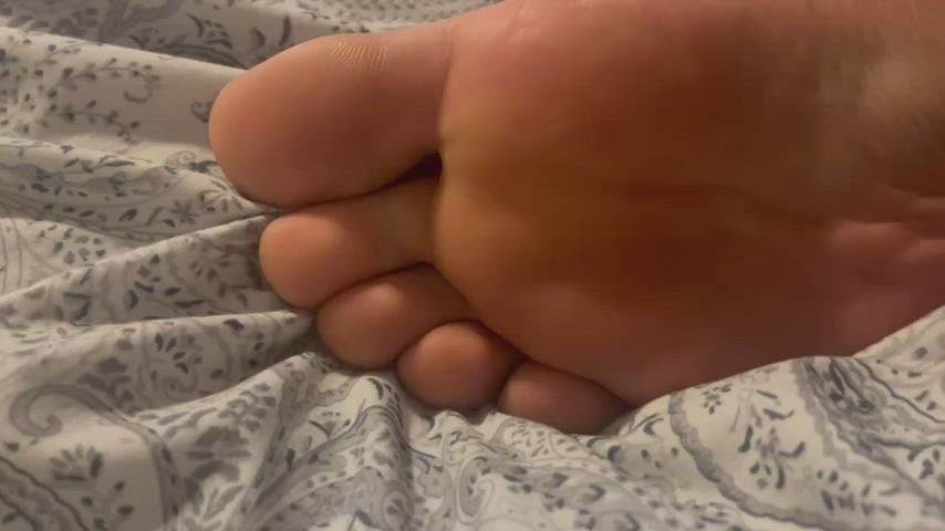 Feet Soles Toes clip