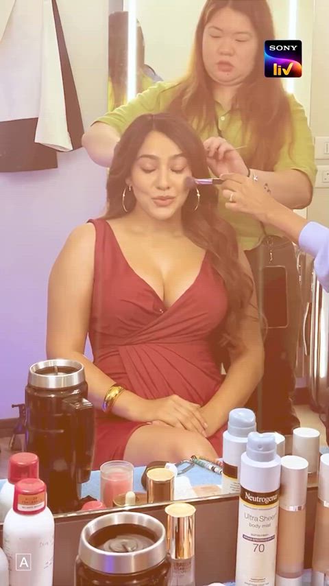 Neha Sharma Mommy teasing in milfy avatar