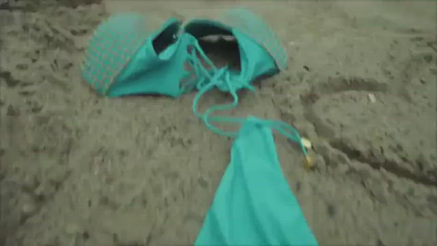 alexandra daddario big tits bikini celebrity cleavage clip