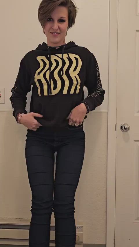 short-hair-chicks clip