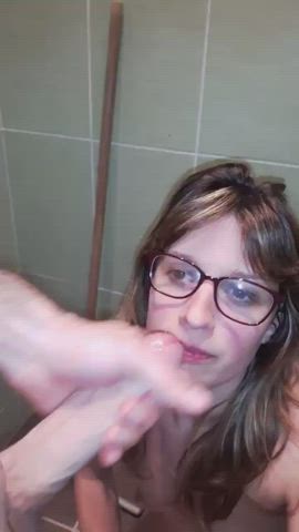 amateur cum cum in mouth cumshot face fuck facial glasses mature clip