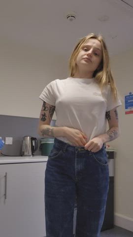 braless cute pokies clip