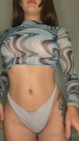 Look at her hourglass bodyπ€€more below π