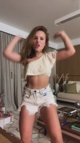 Brazilian Celebrity Dancing Teen TikTok clip
