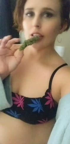 milf mom tease teasing thick clip