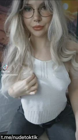 amateur striptease tiktok tits clip