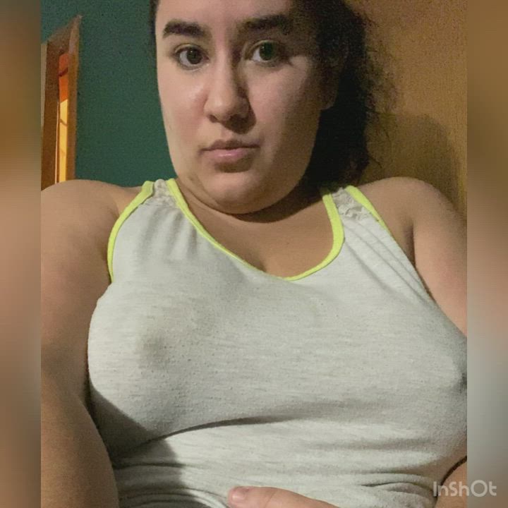 Pregnant MILF dm me 😘