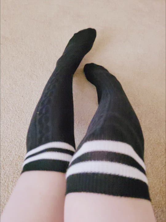 Housewife Legs MILF clip