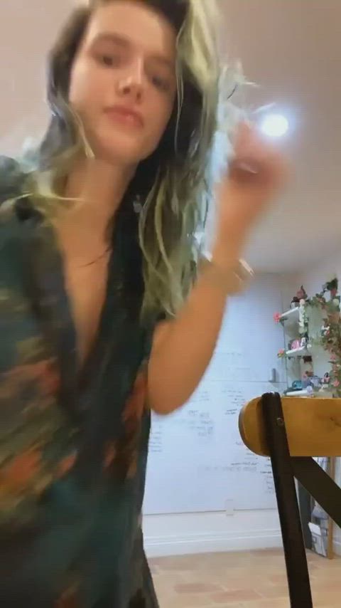 bella thorne celebrity sexy clip