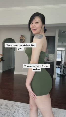 Asian babe with a bbl ๐