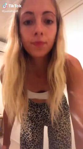 dancing girls pretty sex smile teasing teen teens tiktok tits clip