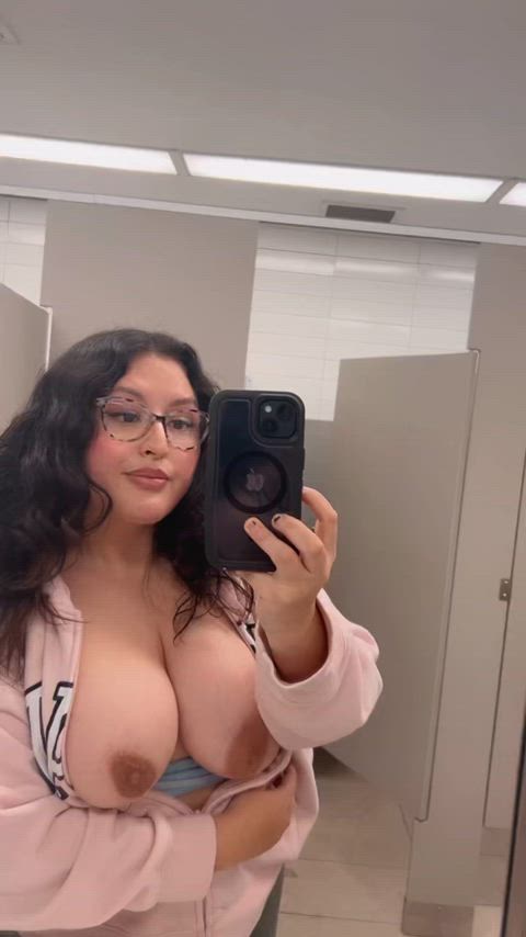 The prettiest juiciest natural latina boobies...